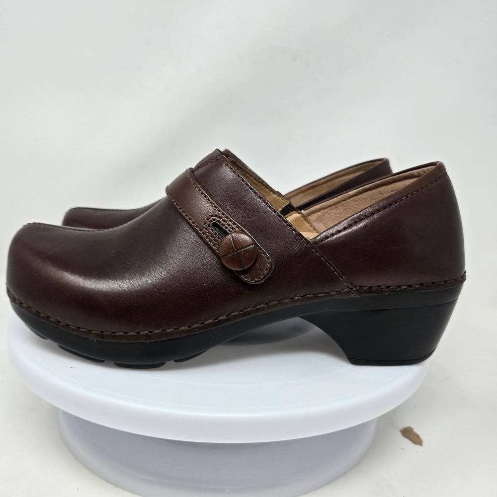 Dansko Brown Leather Clogs Button Strap Comfort Shoes Size 38 Womens